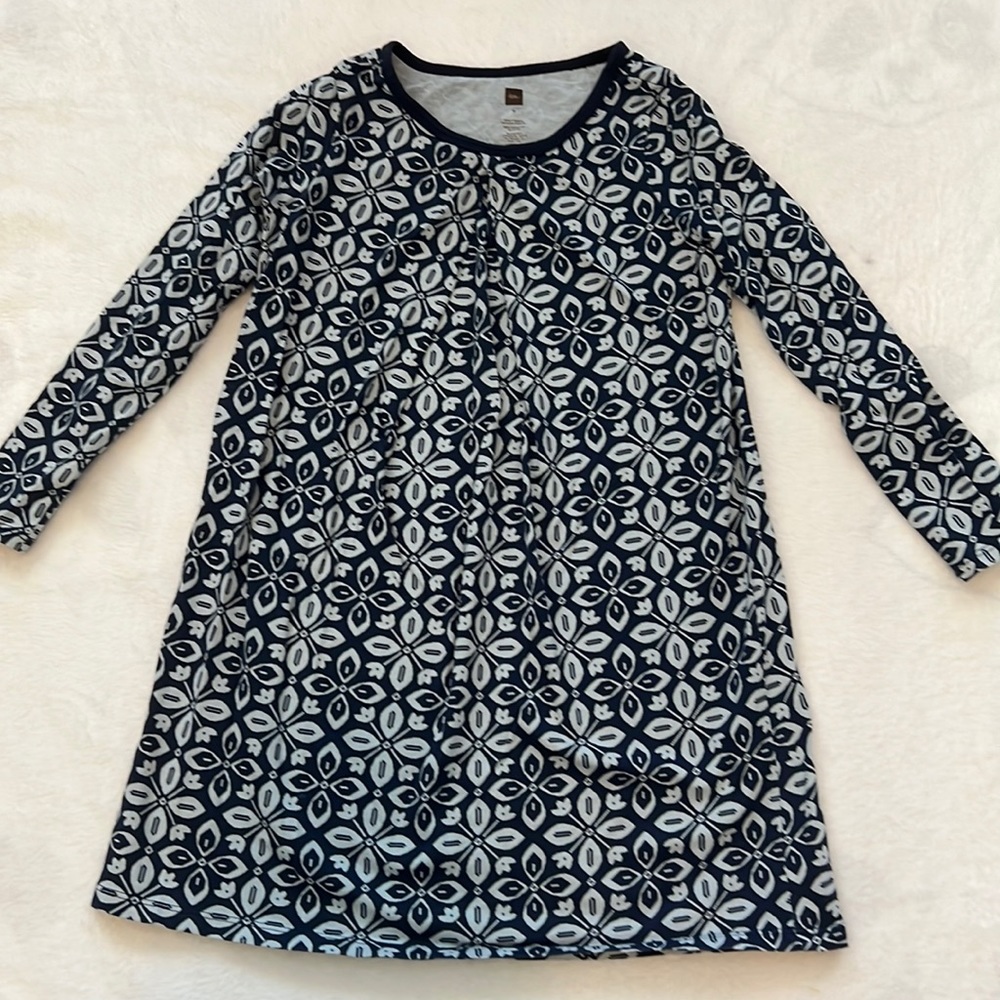 Size 7 Navy and Light Blue Tea Collection Long-Sleeved Shift Dress
